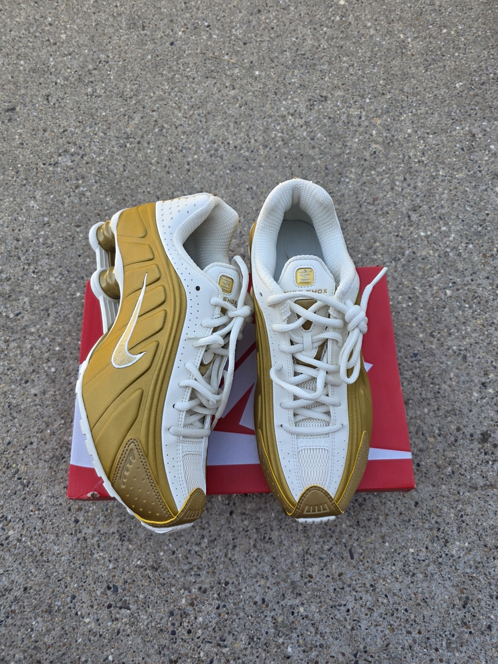 Nike Shox R4 sneaker Women Size 8
